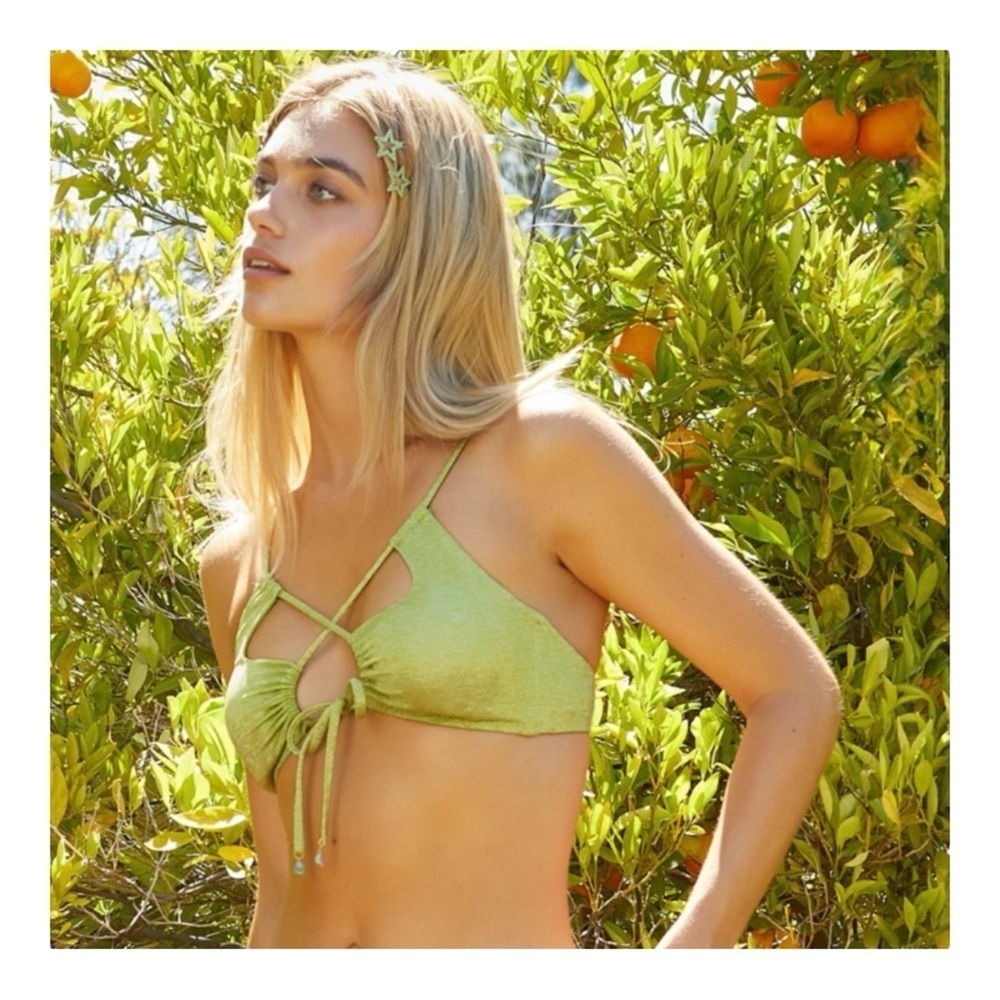 Isabella Rose Bikini Top in Sparkling Green Apple NWT